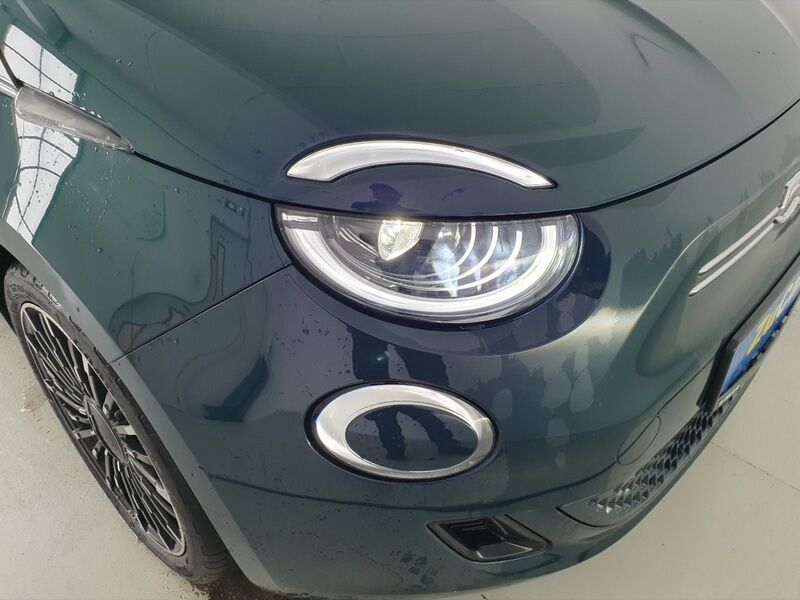 More views of Fiat 500e