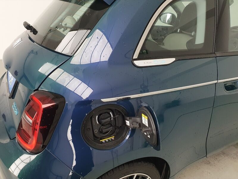 More views of Fiat 500e