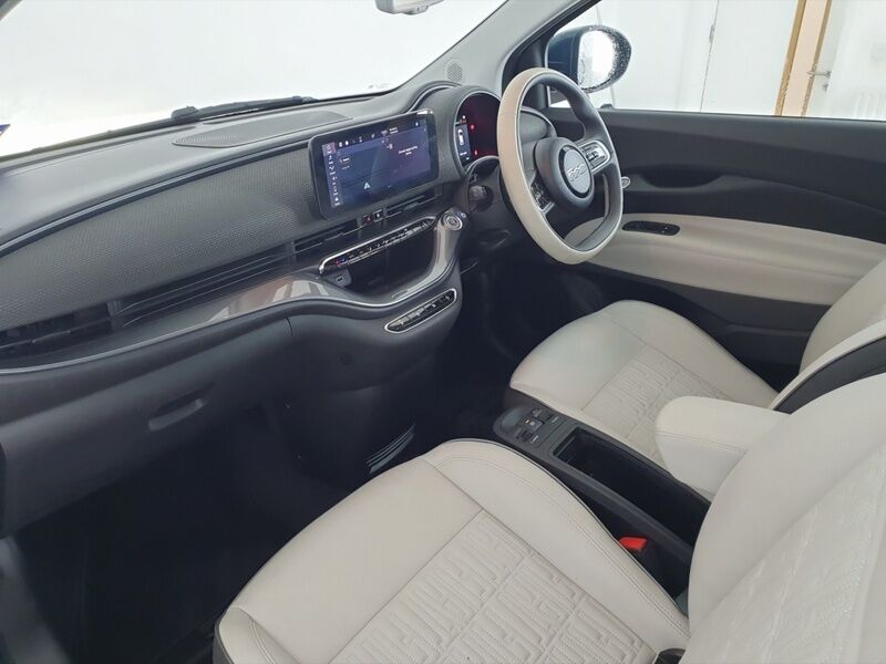 More views of Fiat 500e