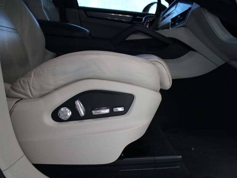 More views of Porsche Cayenne