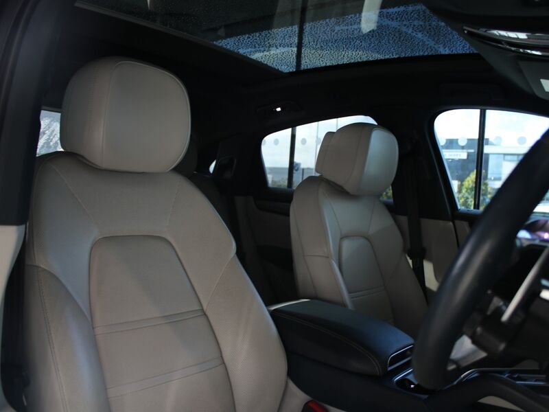 More views of Porsche Cayenne