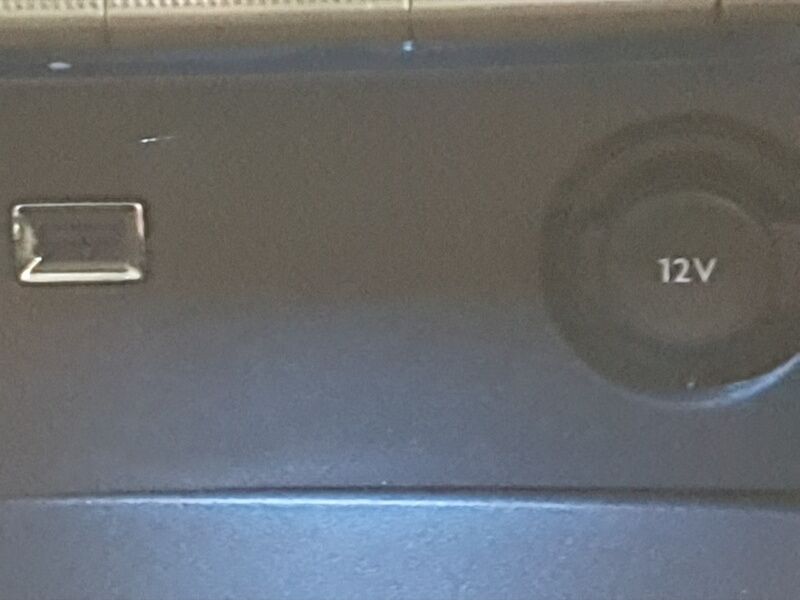 More views of Peugeot 5008