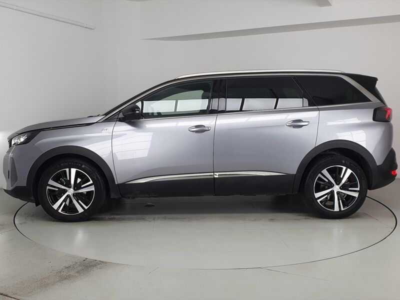 More views of Peugeot 5008