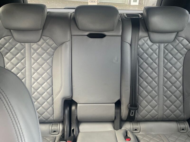 More views of Audi Q5