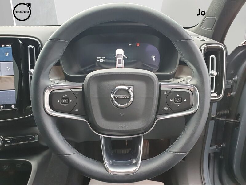 More views of Volvo XC40