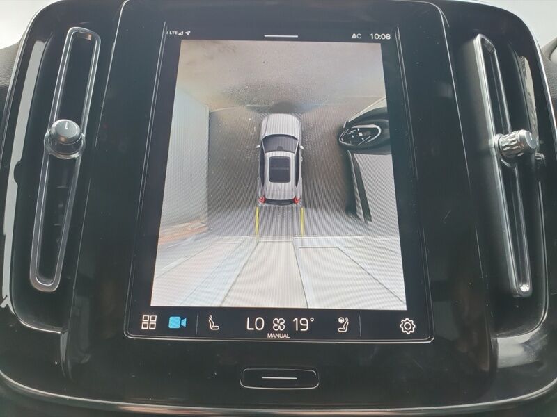 More views of Volvo XC40