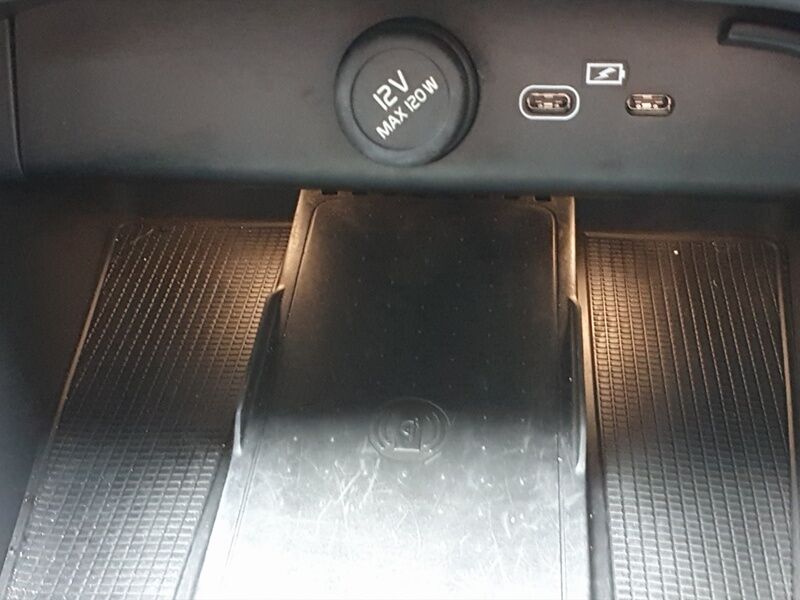 More views of Volvo XC40