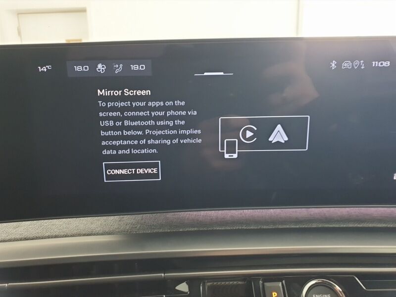 More views of Peugeot 5008