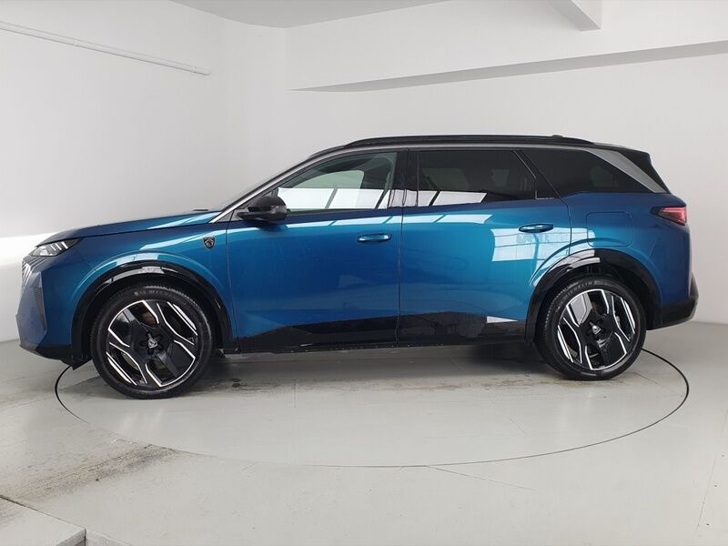 More views of Peugeot 5008