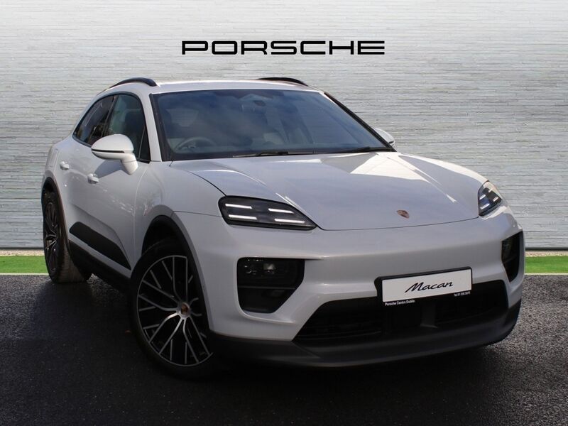 More views of Porsche Macan