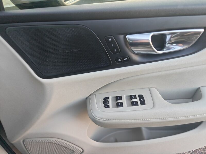 More views of Volvo S60