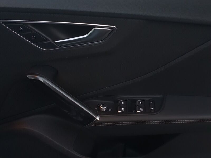 More views of Audi Q2