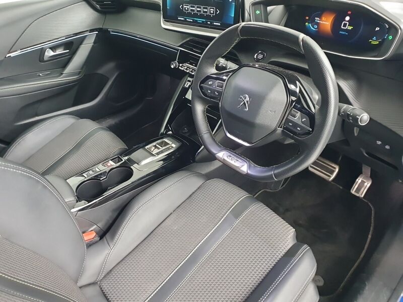 More views of Peugeot 208