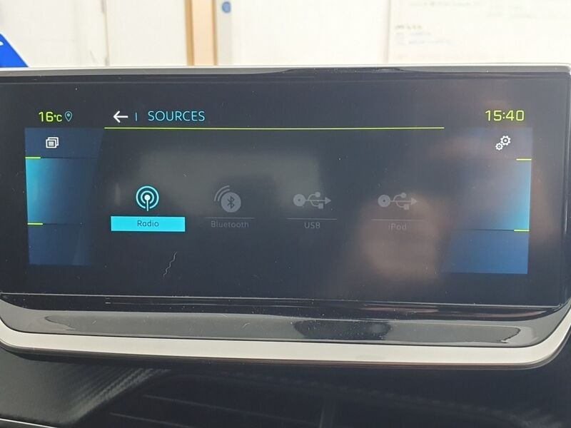 More views of Peugeot 208