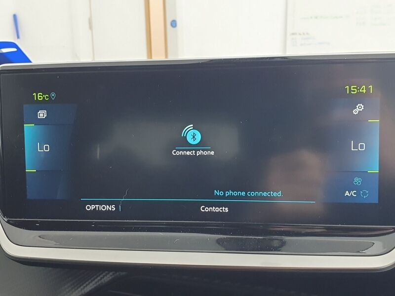 More views of Peugeot 208