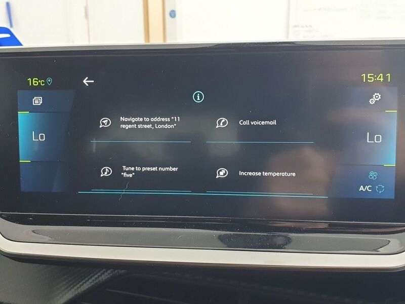 More views of Peugeot 208