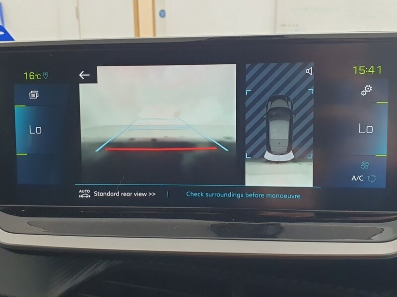 More views of Peugeot 208