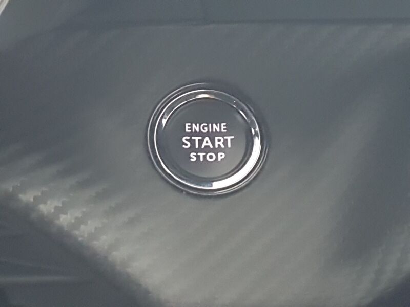 More views of Peugeot 208