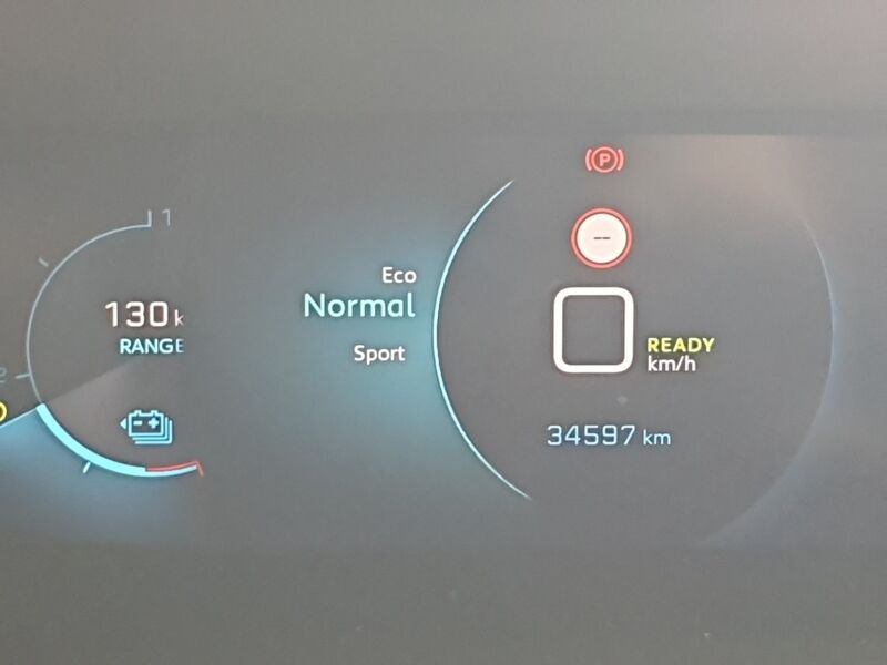 More views of Peugeot 208