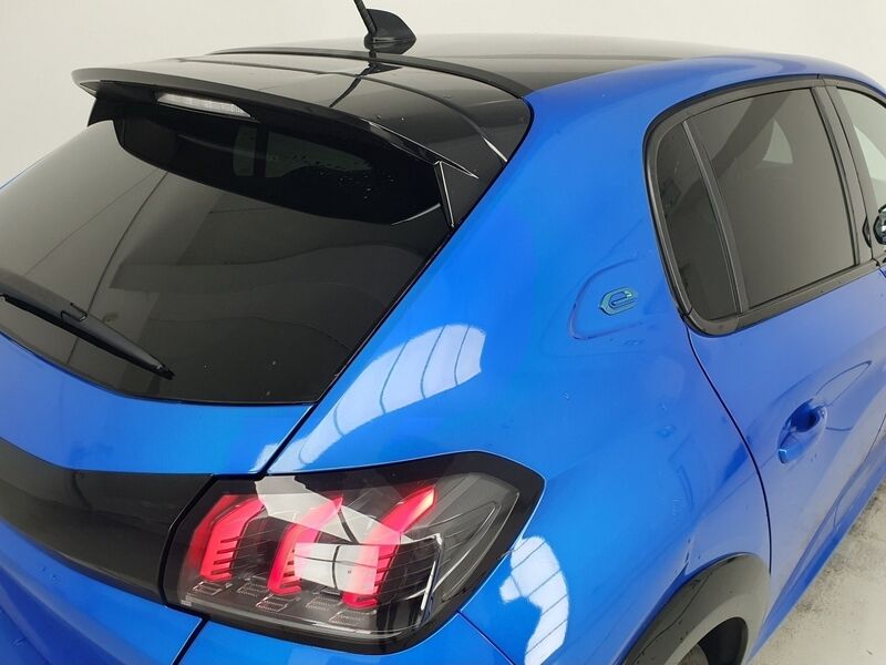 More views of Peugeot 208