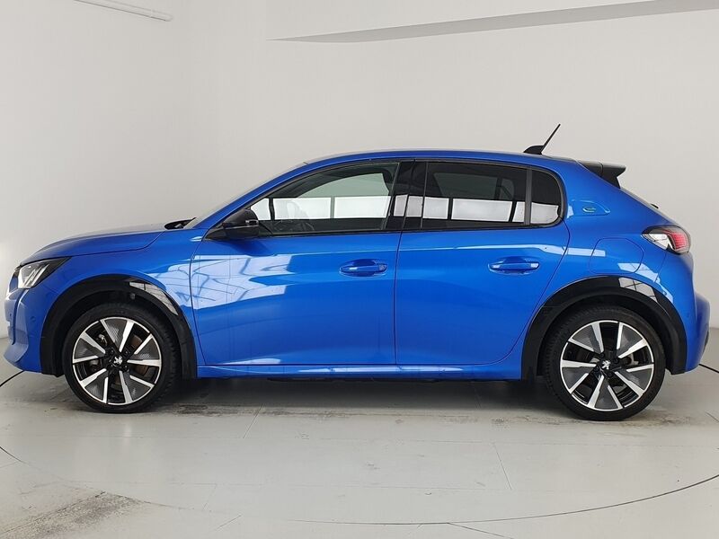 More views of Peugeot 208