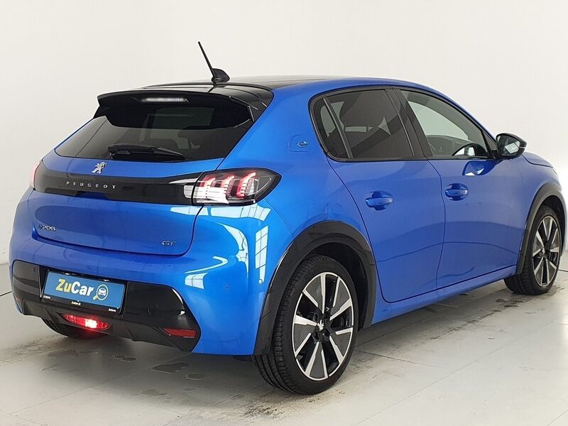 More views of Peugeot 208