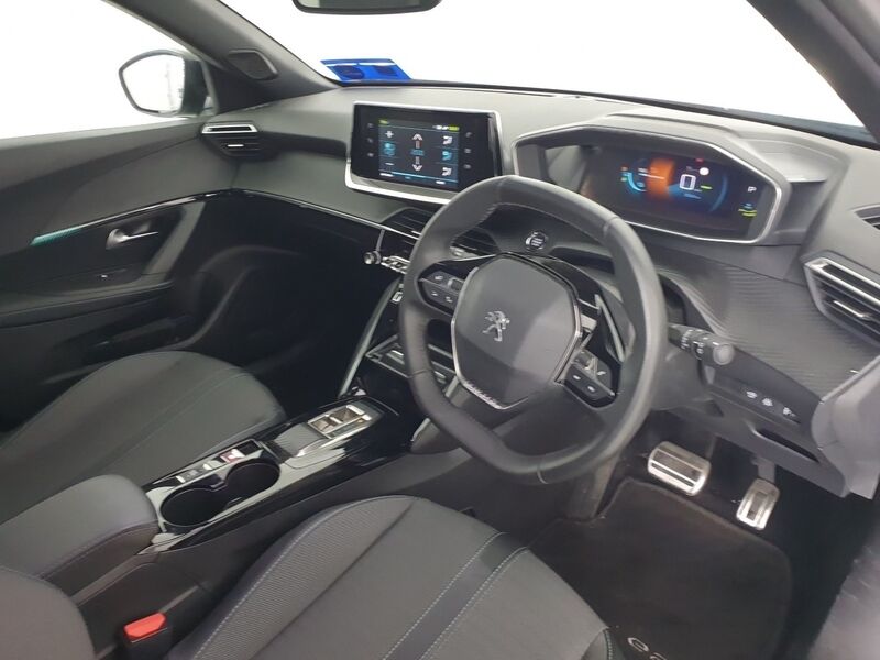 More views of Peugeot 2008