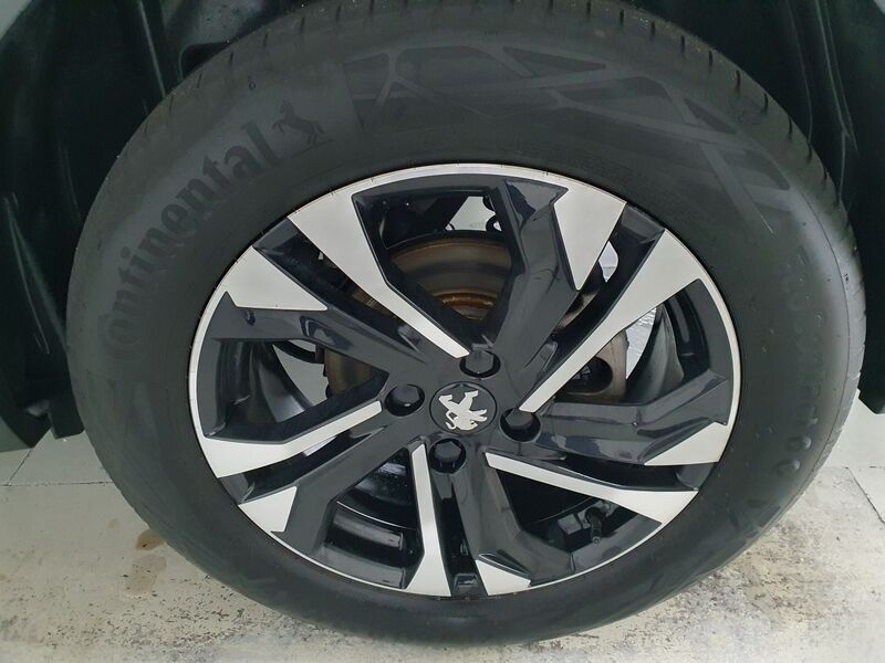 More views of Peugeot 2008