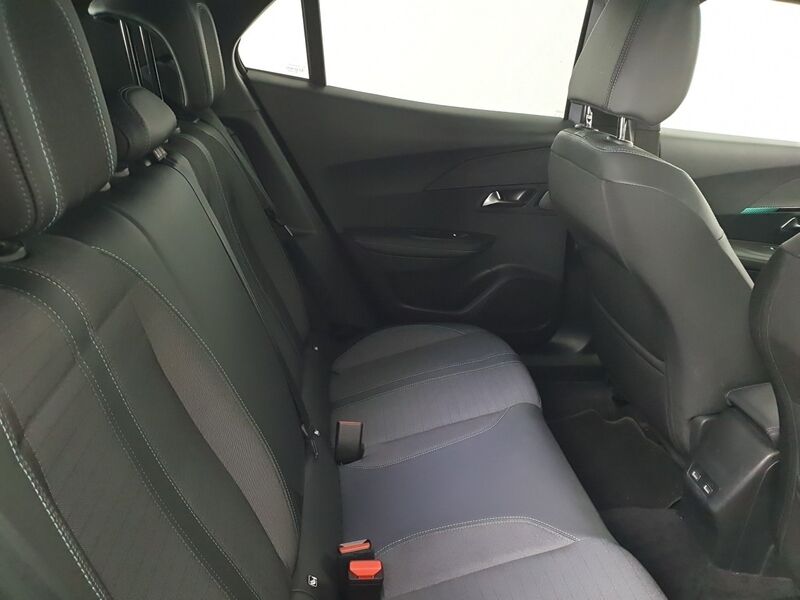 More views of Peugeot 2008