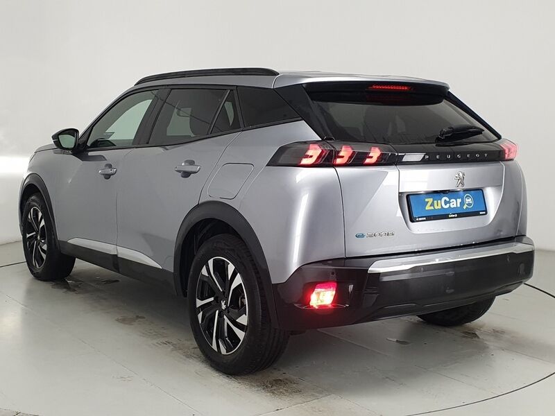 More views of Peugeot 2008