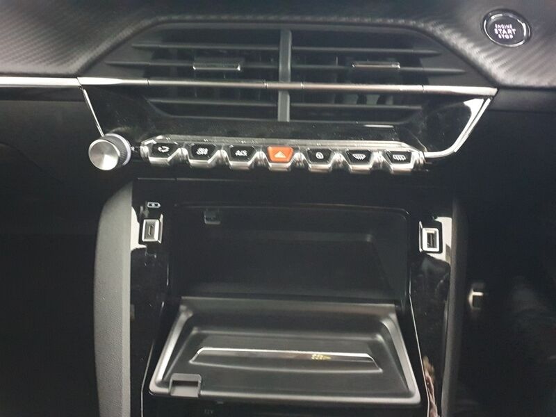 More views of Peugeot 2008