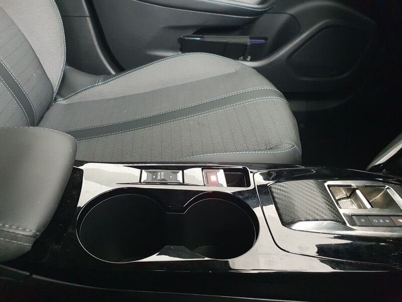 More views of Peugeot 2008