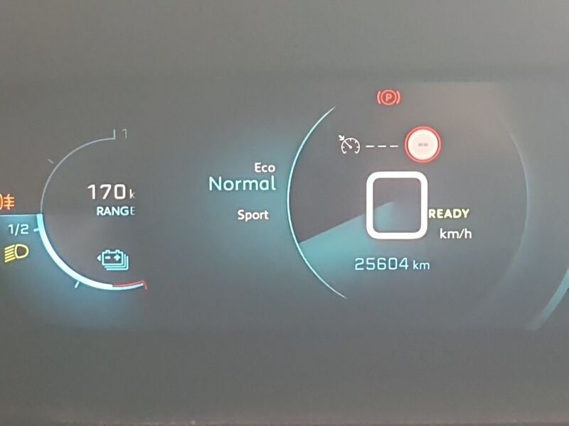 More views of Peugeot 2008