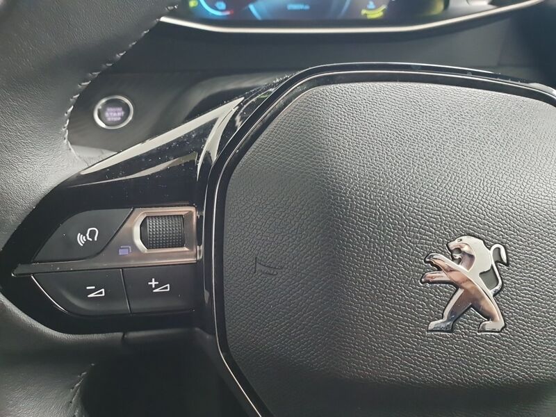 More views of Peugeot 2008