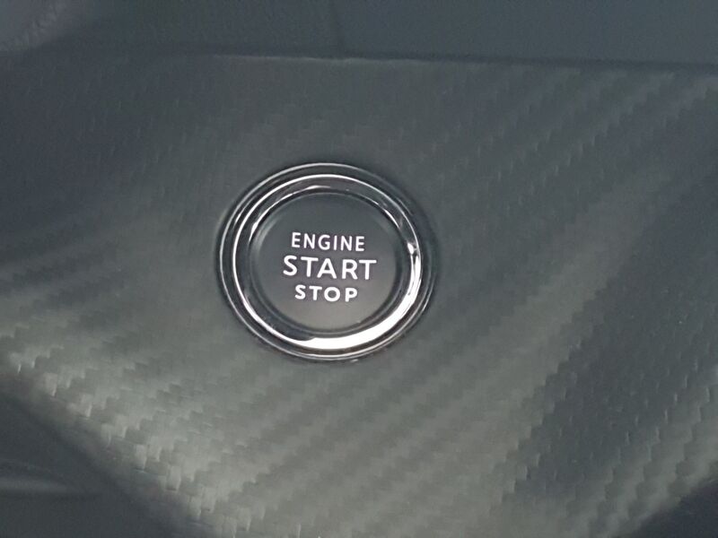 More views of Peugeot 2008