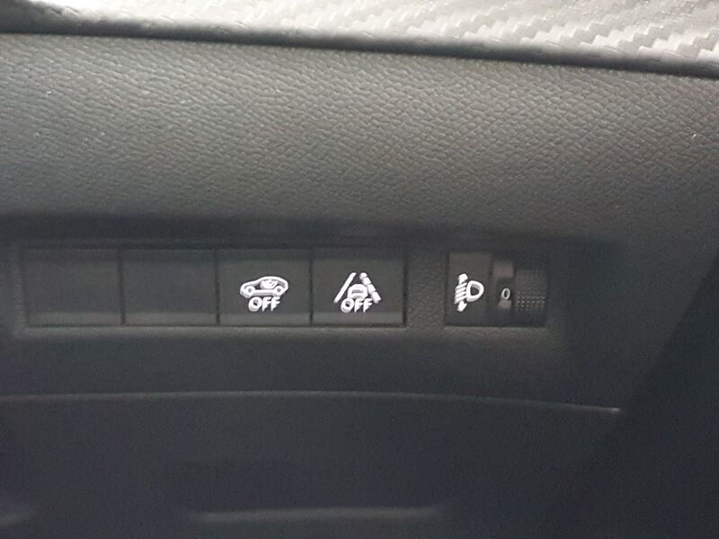 More views of Peugeot 2008