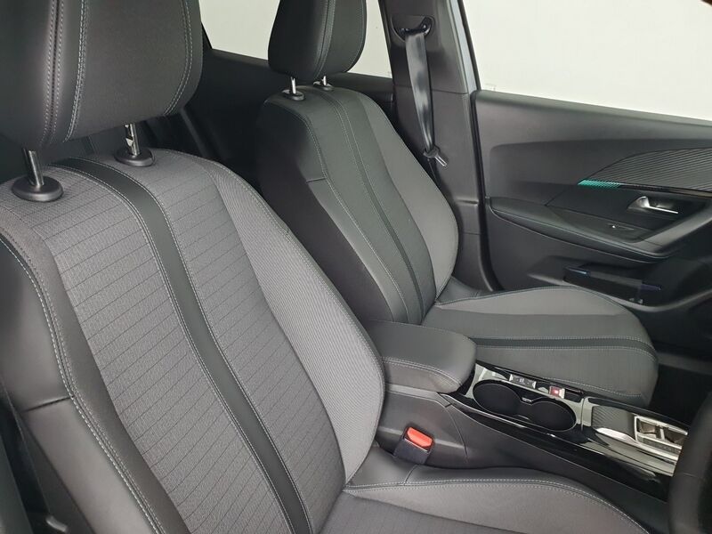 More views of Peugeot 2008