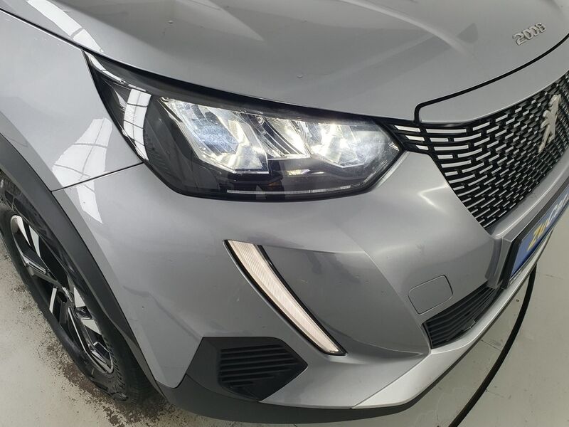 More views of Peugeot 2008