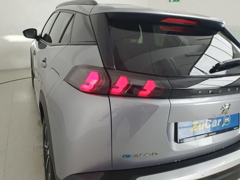 More views of Peugeot 2008