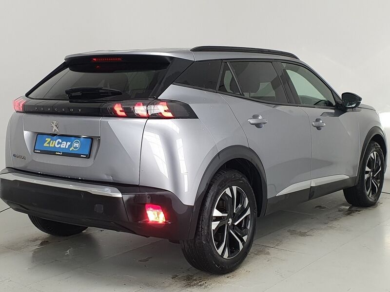 More views of Peugeot 2008