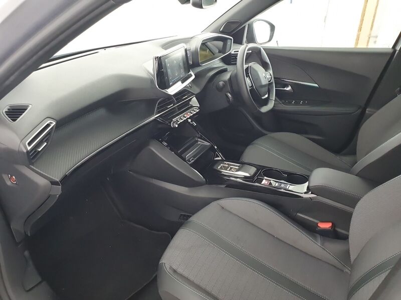 More views of Peugeot 2008