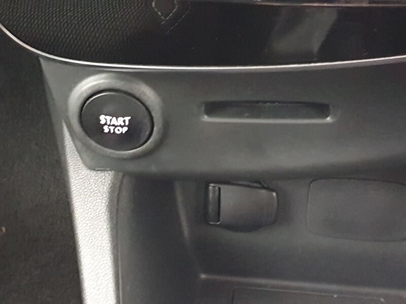 More views of Renault Clio