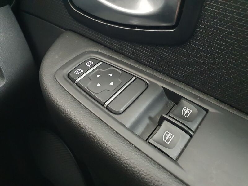 More views of Renault Clio