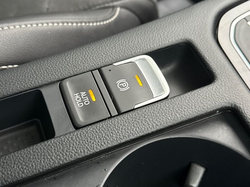 More views of Volkswagen Passat