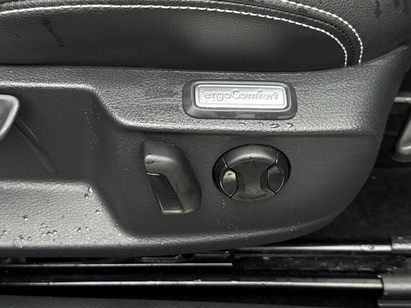 More views of Volkswagen Passat