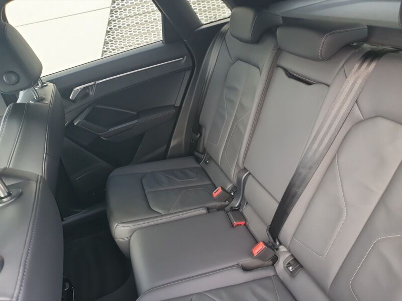 More views of Audi Q3