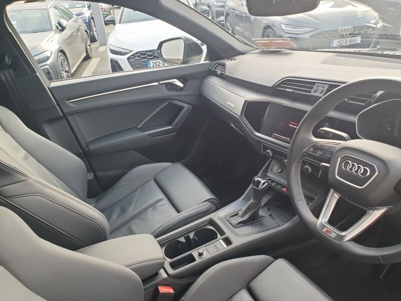 More views of Audi Q3