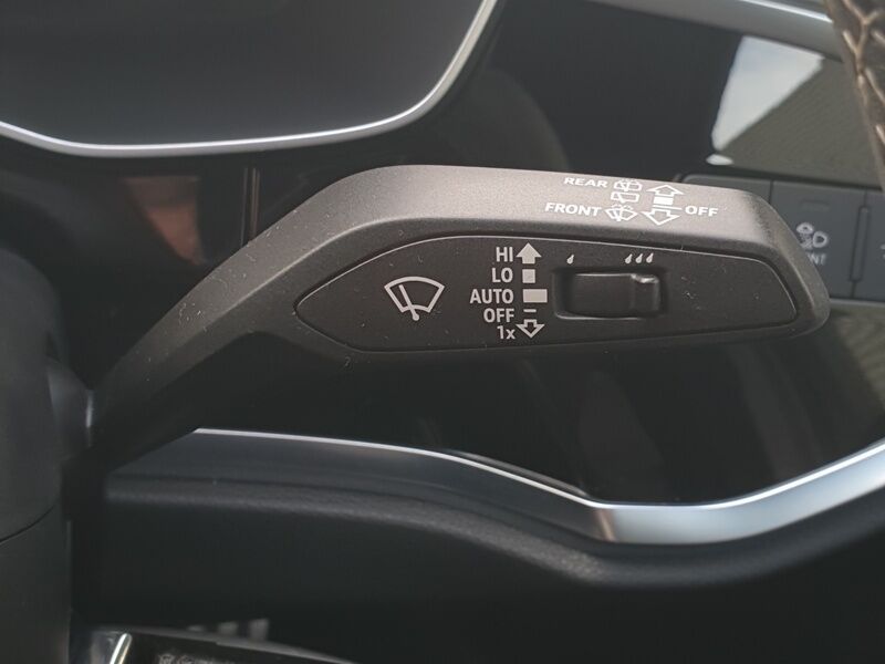 More views of Audi Q3