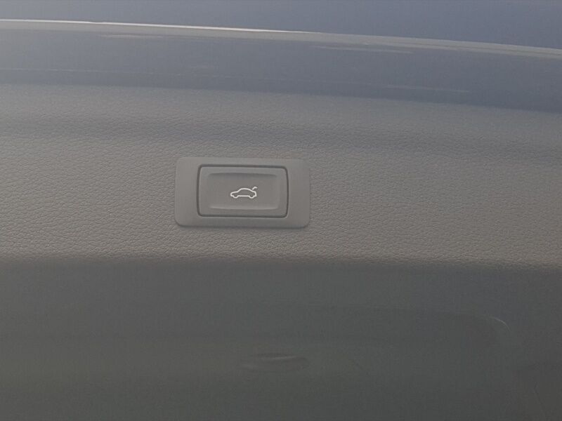 More views of Audi Q3