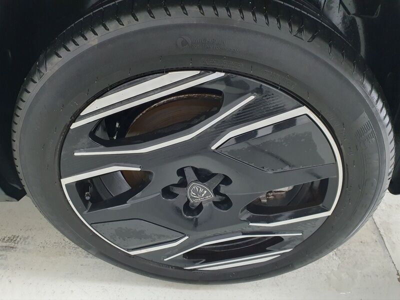 More views of Peugeot 3008